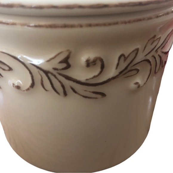 L. Tremain For Butterbell Crock French Provincial Cream Floral Vine Detail 2010 - Picture 6 of 7